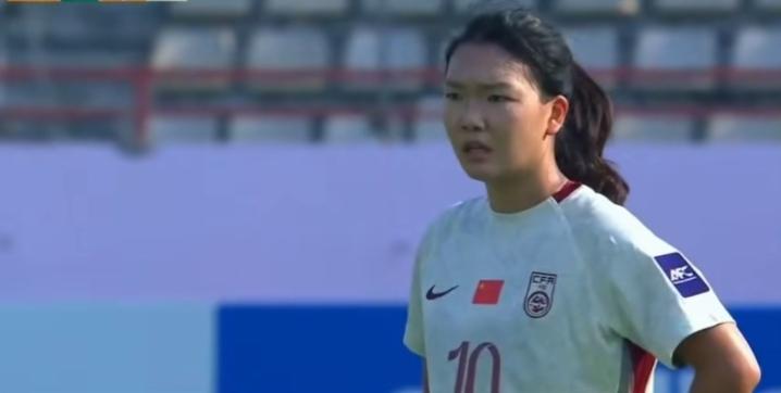 未来的中国女足之星，不接受否定，就是她！
没记错的话，她叫王爱芳，名不见经传，但