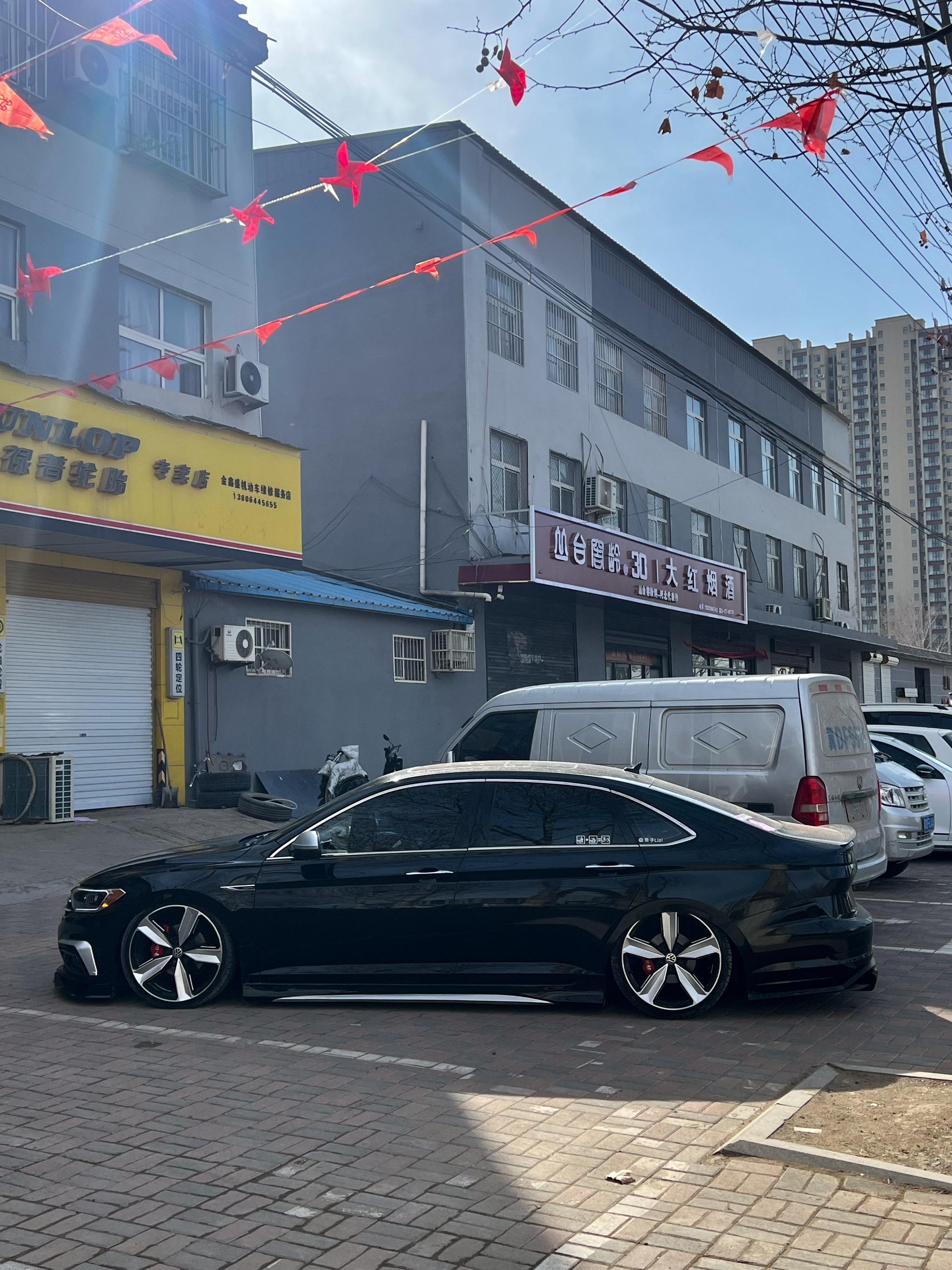音乐一响，黑色返厂。