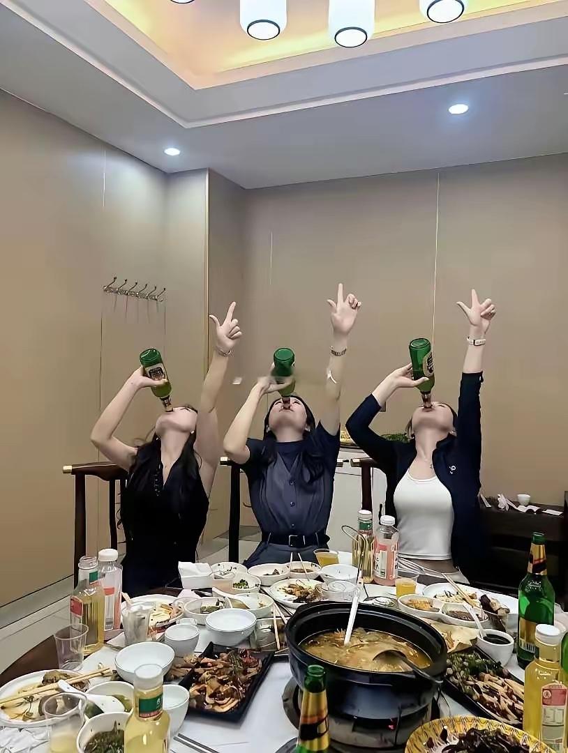 不知道她们的老公，是不是对手？