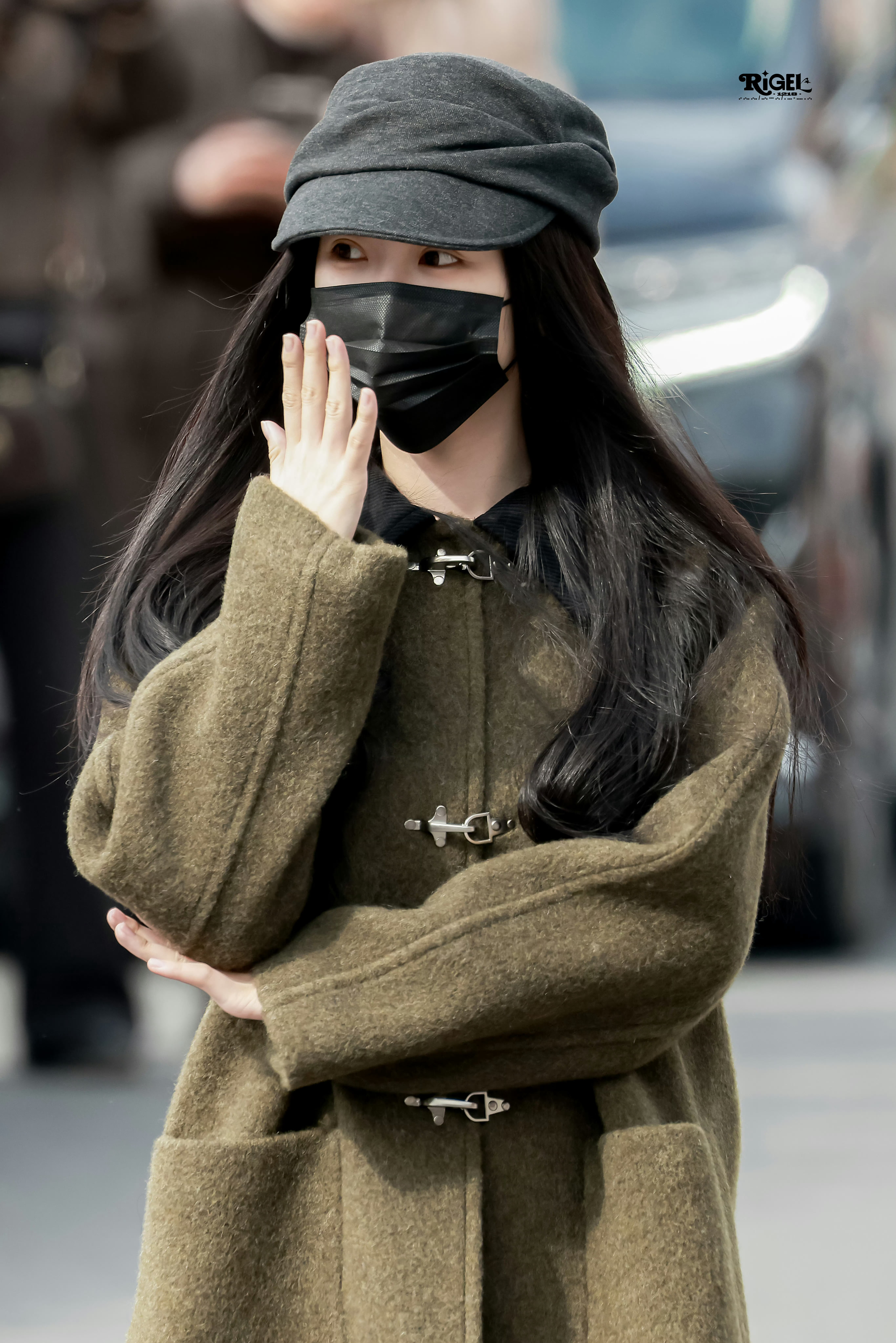 今天这个举手很姜小暮呀 