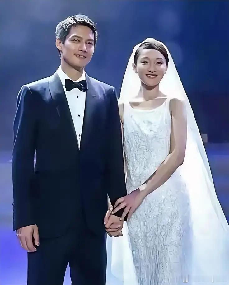 周迅跟高圣远闪婚，婚后不久，高圣远向周迅借300万开公司，可周迅说“你没那个本事
