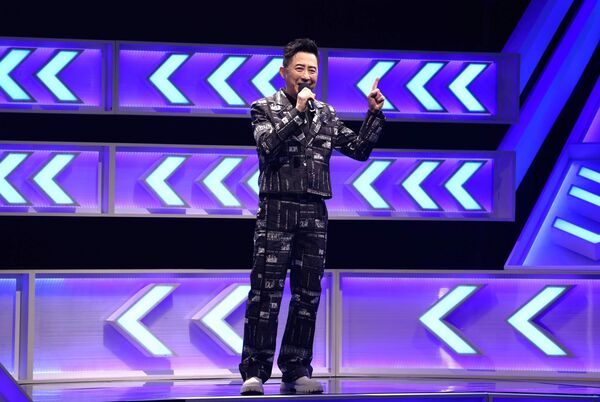 庾澄庆告别主持一年节目庾澄庆辞掉节目专心筹备巡演 录满156集的《哈！真相大白了