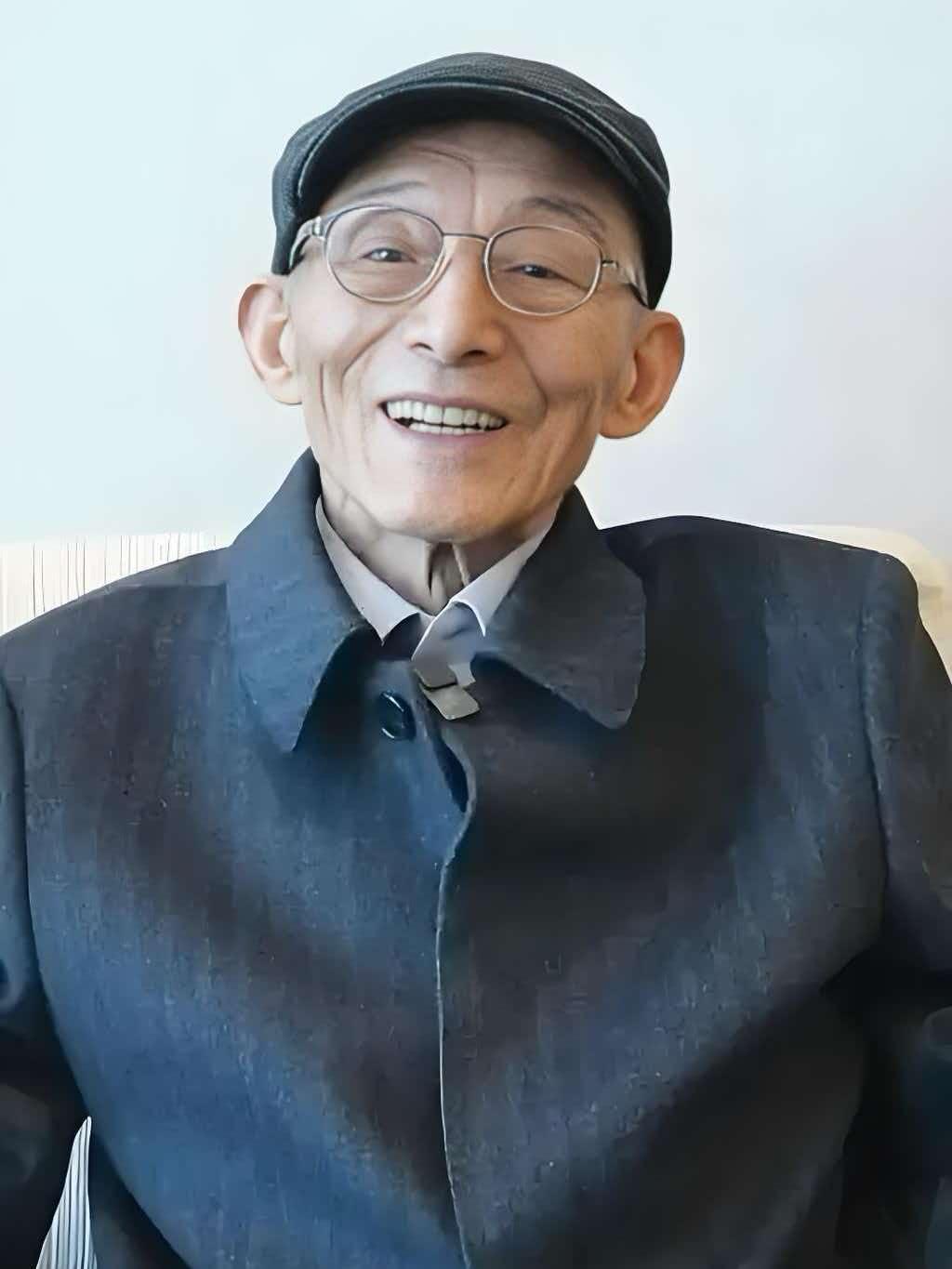 了解完游本昌是怎么去世的，
我才知道了什么是好人有好报。
游本昌去世的时候，居然
