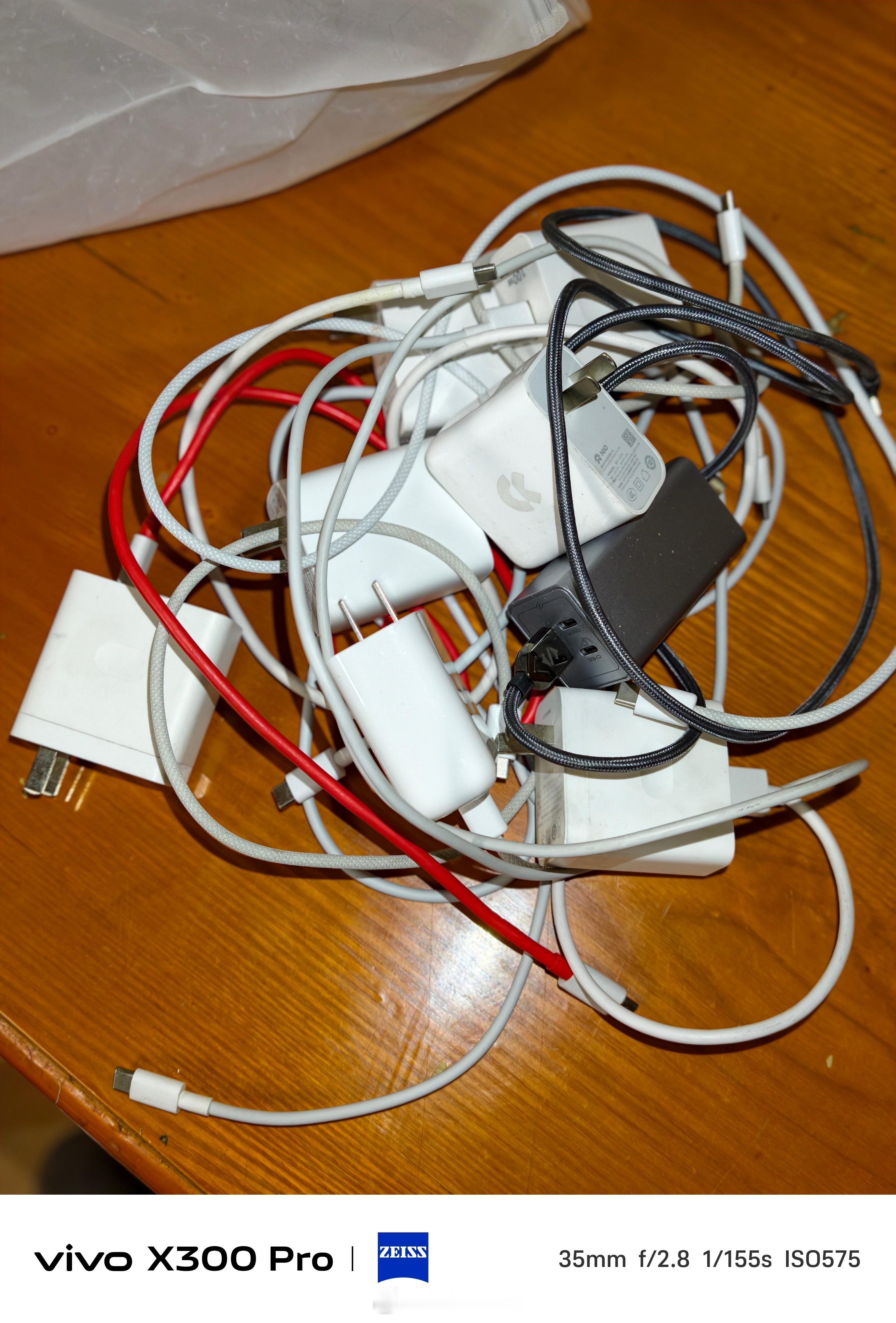 充电头这还是其中一部分。 