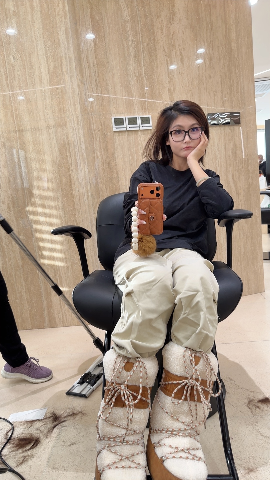 提前预约，到现场还排了将近1小时…节前理发店💈真的好忙呀 