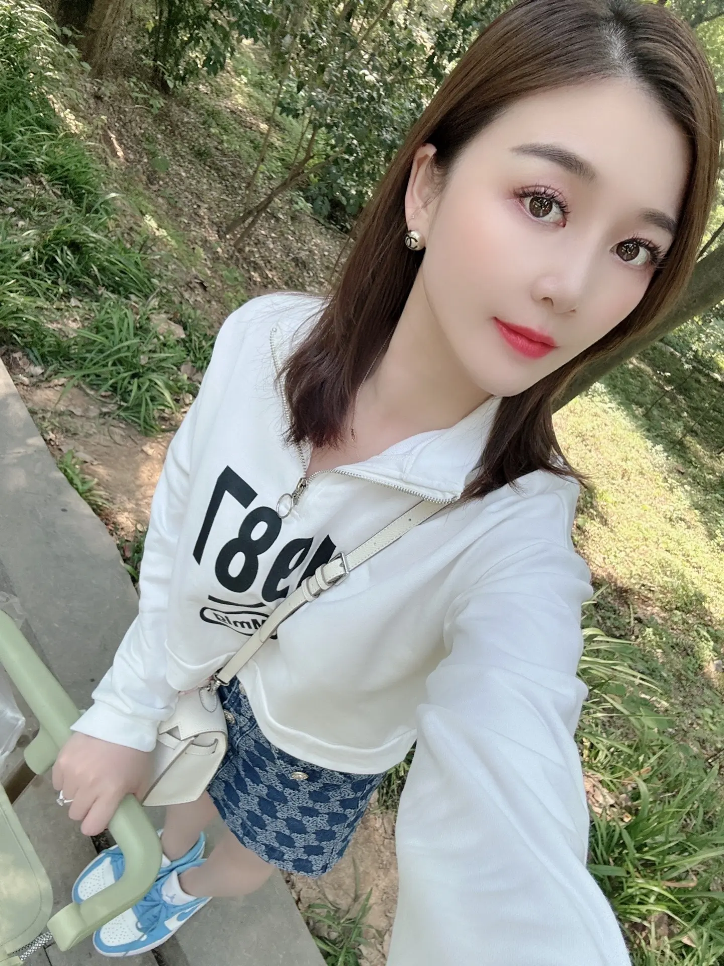 生活明朗，万物可爱，我也很可爱呀