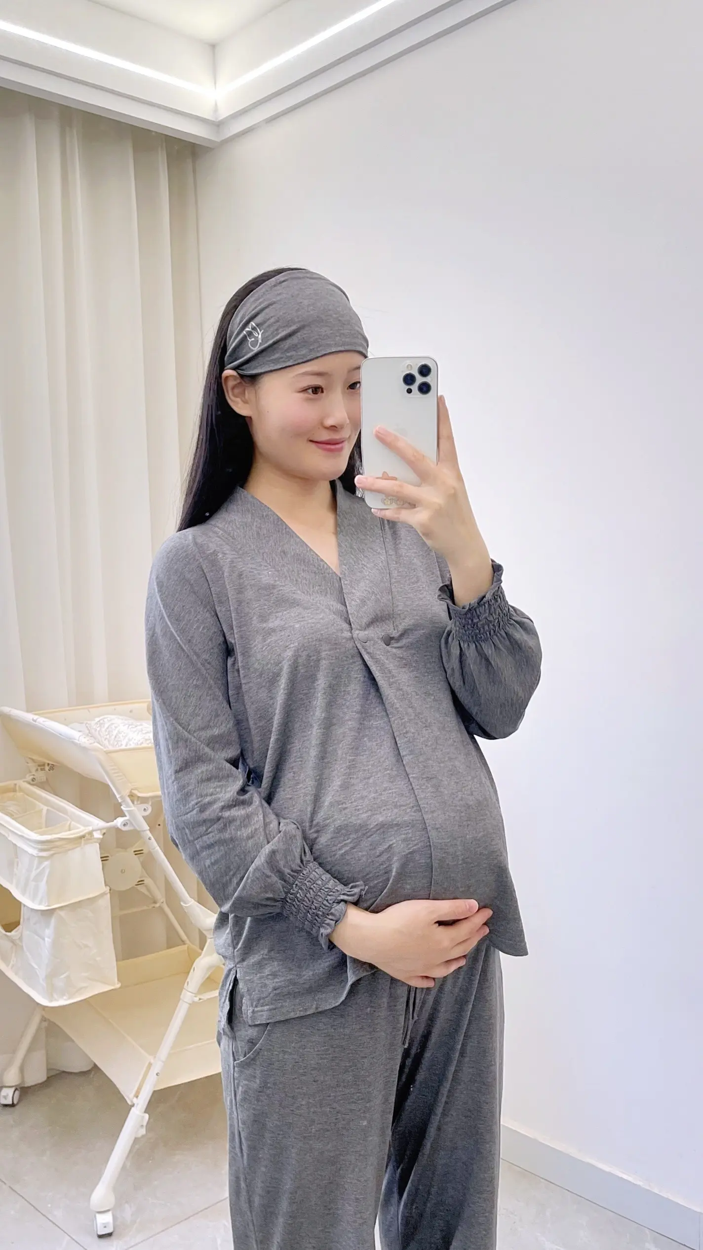 四月份预产期 马上31周啦 做小排的时候小宝两斤半 姐妹们小宝都多重啦