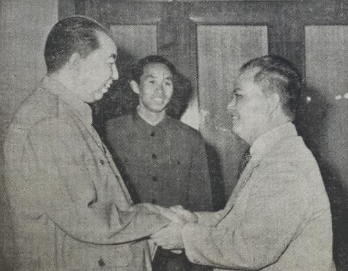 华国锋会见凯山·丰威汉为团长的老挝党政代表团