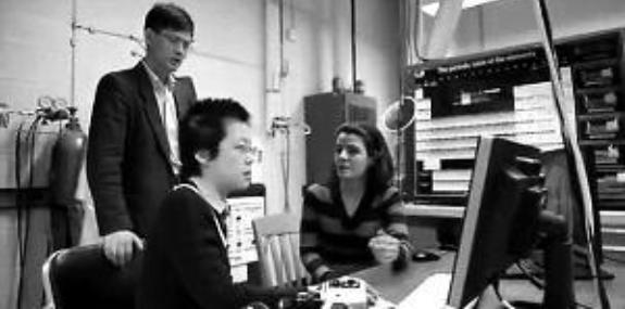 牢 A 最近有一个观点让我非常震撼，那就是美国会系统性抹杀华裔对美国贡献，华裔很