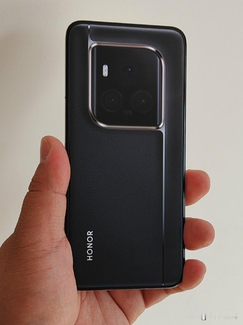 看来荣耀Magic6至臻版和RSR保时捷设计就没打算大卖！

昨天就觉得单单屏幕