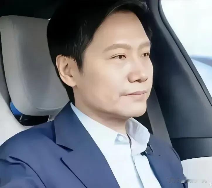 雷军
可能要睡不着觉了

雷军或许会因为“返还消费者双倍定金”引发的连锁反应而失