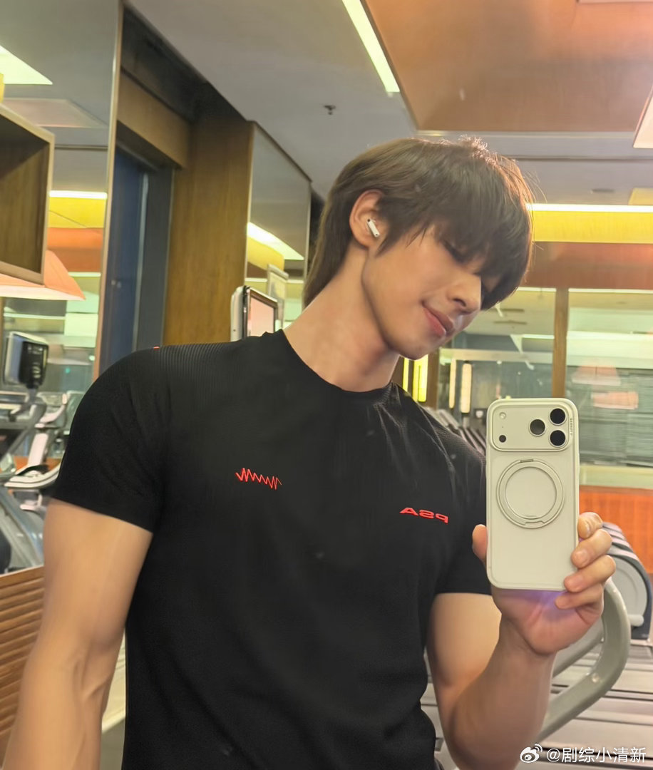 刘涛说颜安现在好火无限超越班 刘涛说颜安现在好火，确实不是随便说说。走哪都能看到