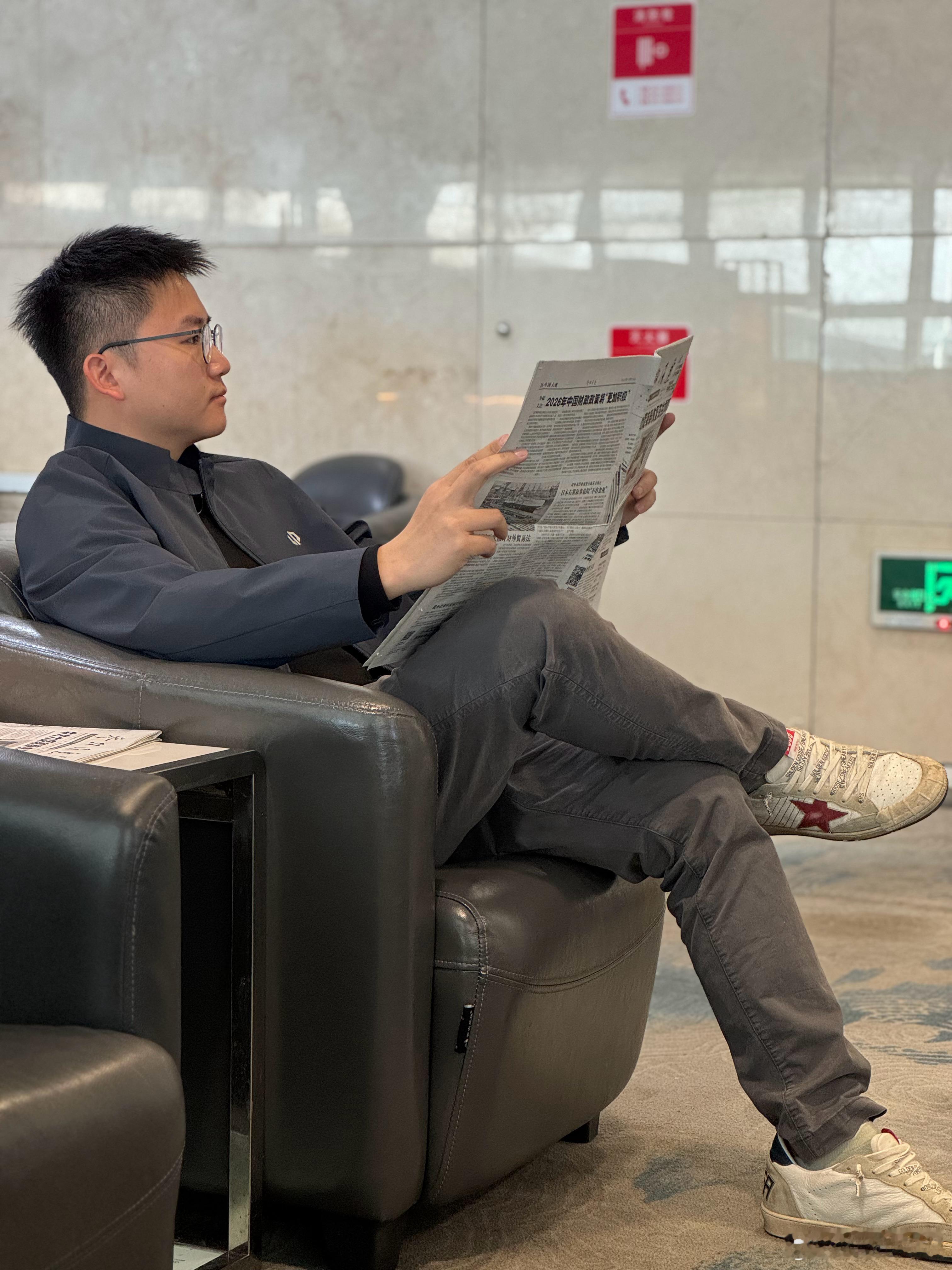 人生的第一件行政夹克（零跑给的伴手礼），大家帮我看看有那味儿吗？ 