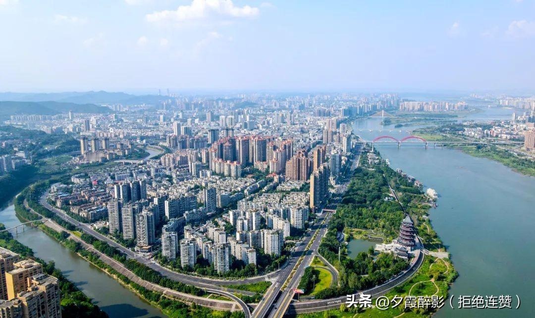 南充是四川第二人口大市，川东北经济、文化、交通、商贸中心，也是省里重点培育的省域