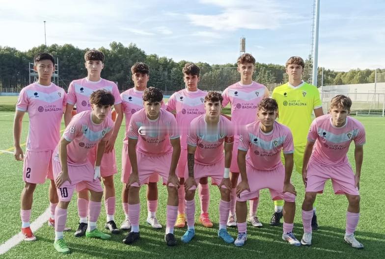西班牙U19荣誉联赛 巴达洛纳U19A队3-2力克韦斯卡 中国球员王皓文首发出战