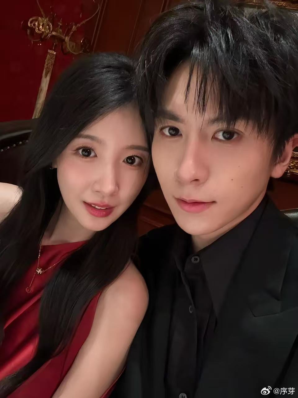 卓晴CP新综官宣杨汝晴侯卓成又上新综艺了初入职场金融季 恋综售后天花板就是卓晴C