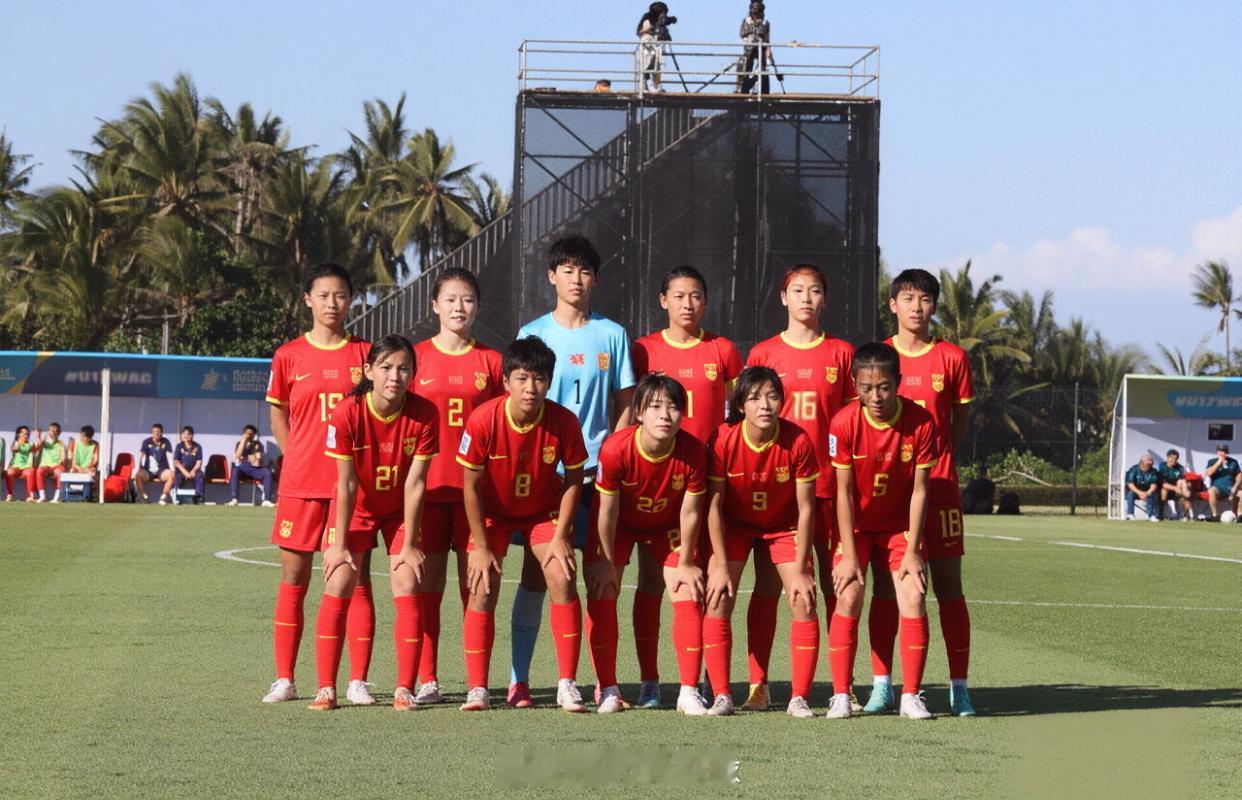 半场战报！中国U17女足1-0领先印度第38分钟刘雨希右路精准传中，黄沁怡门前冷