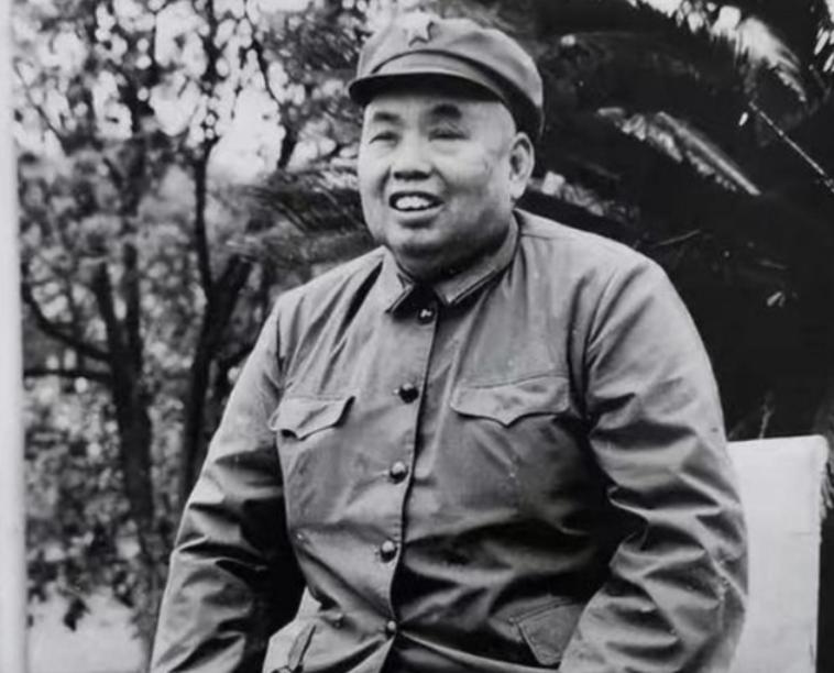 1967年10月，保卫人员向许世友报告：司令，有人要见你，许世友吼了一声：不见，