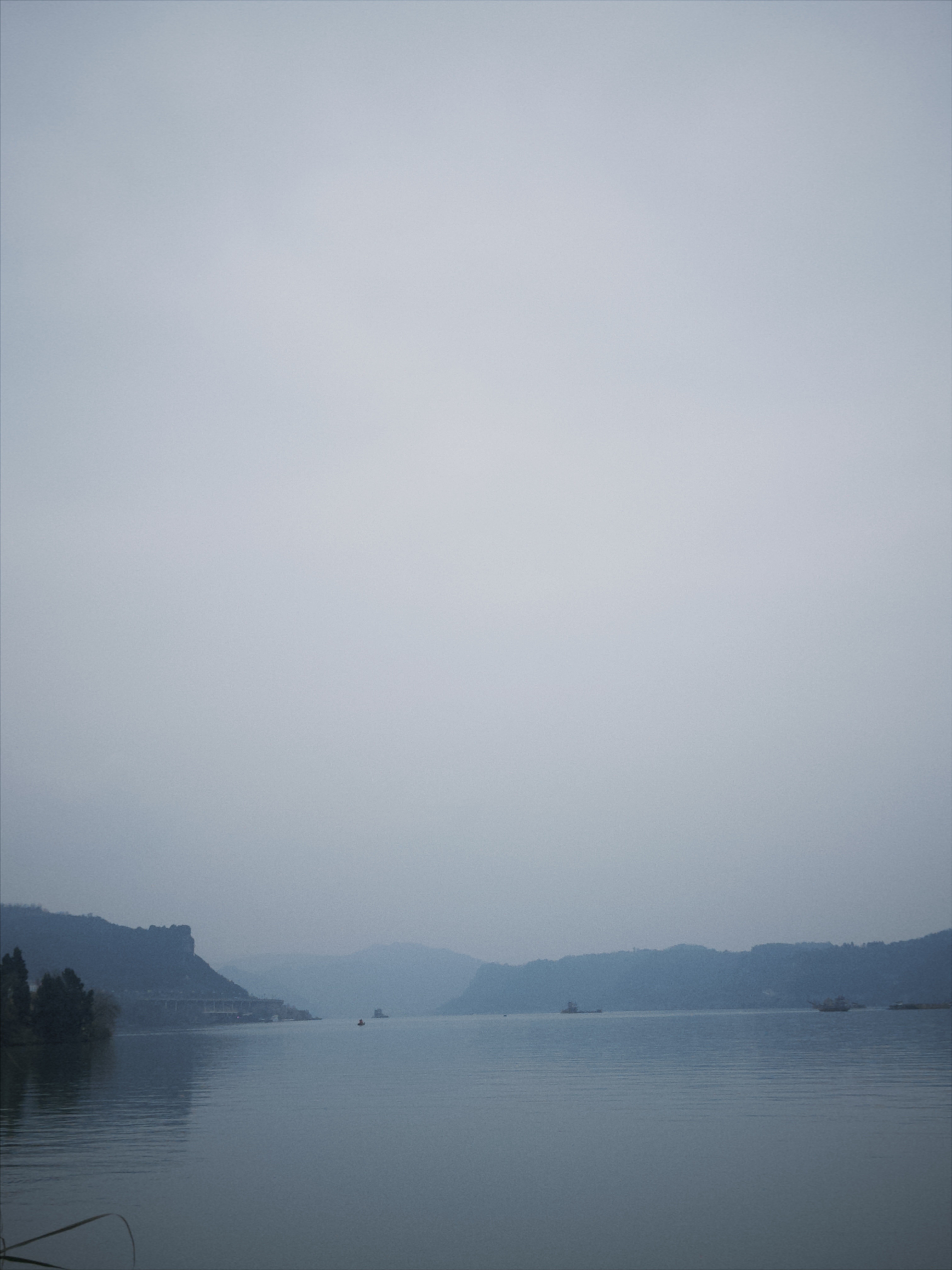 预备唱🎤天上风筝在天上飞～地上人儿在地上追～带娃大户外放风筝～秘书跟在后面一路