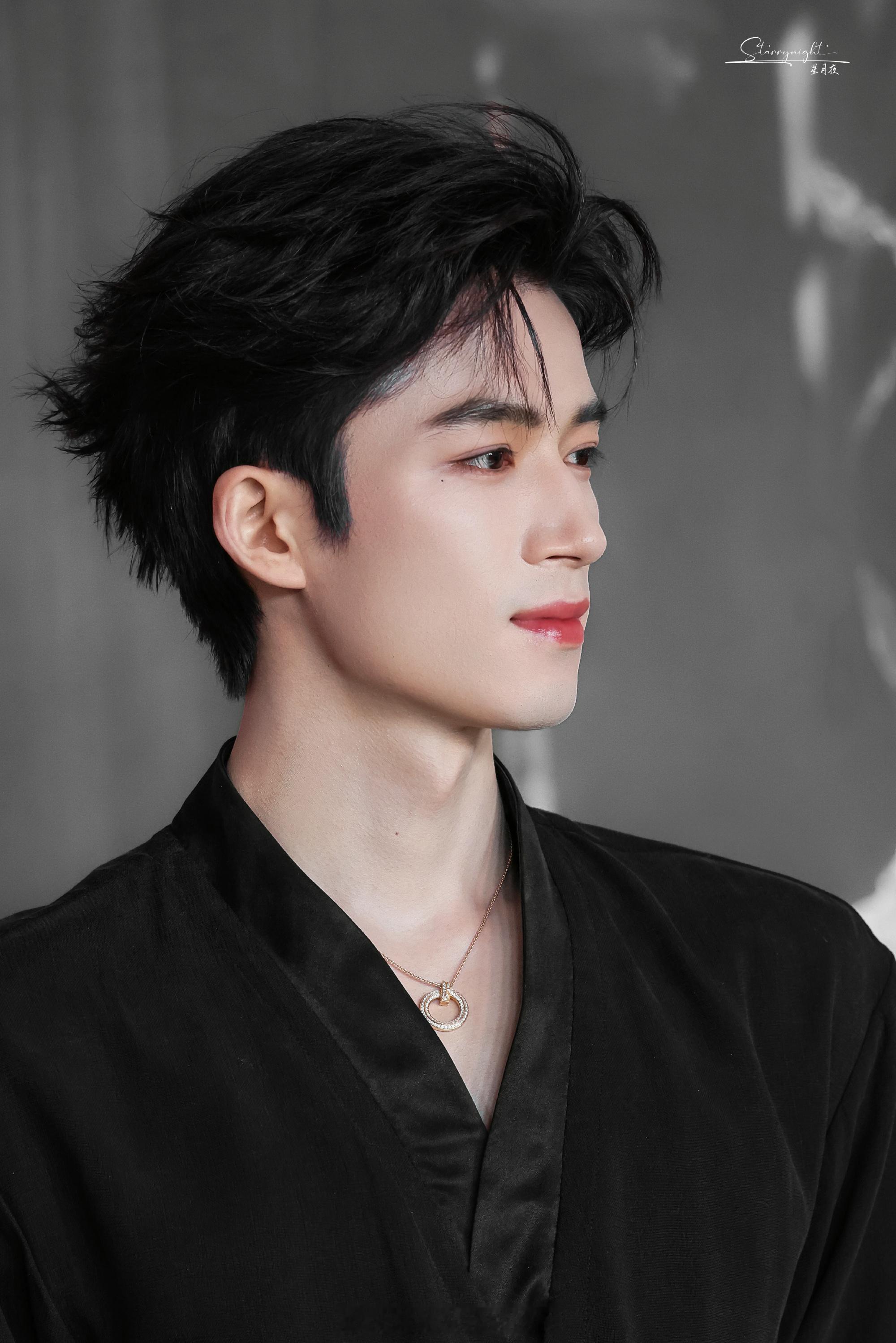 王星越今日扫楼现场图，浓颜的魅力我get到了还有谁没来看萧怀瑾？？ 