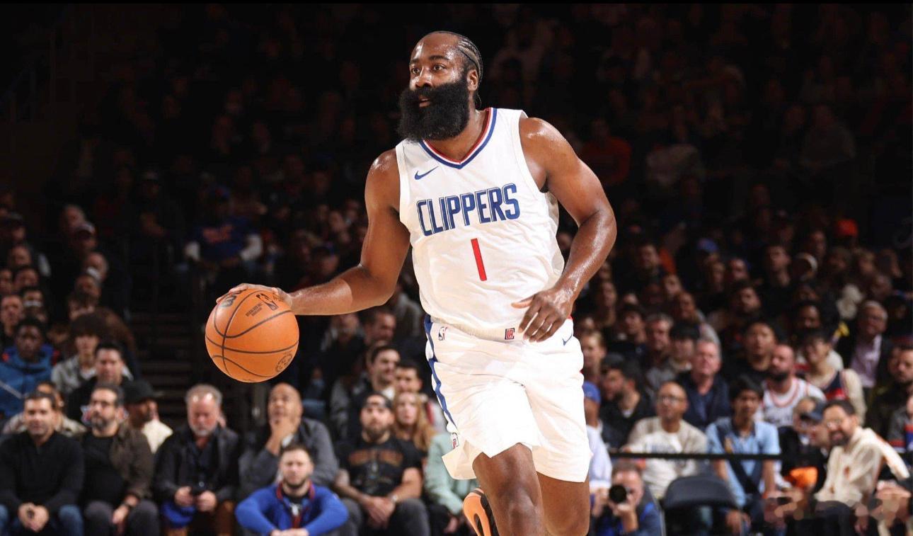 2月3日讯 根据ESPN记者Shams的报道，洛杉矶快船队和哈登正在努力在当地时