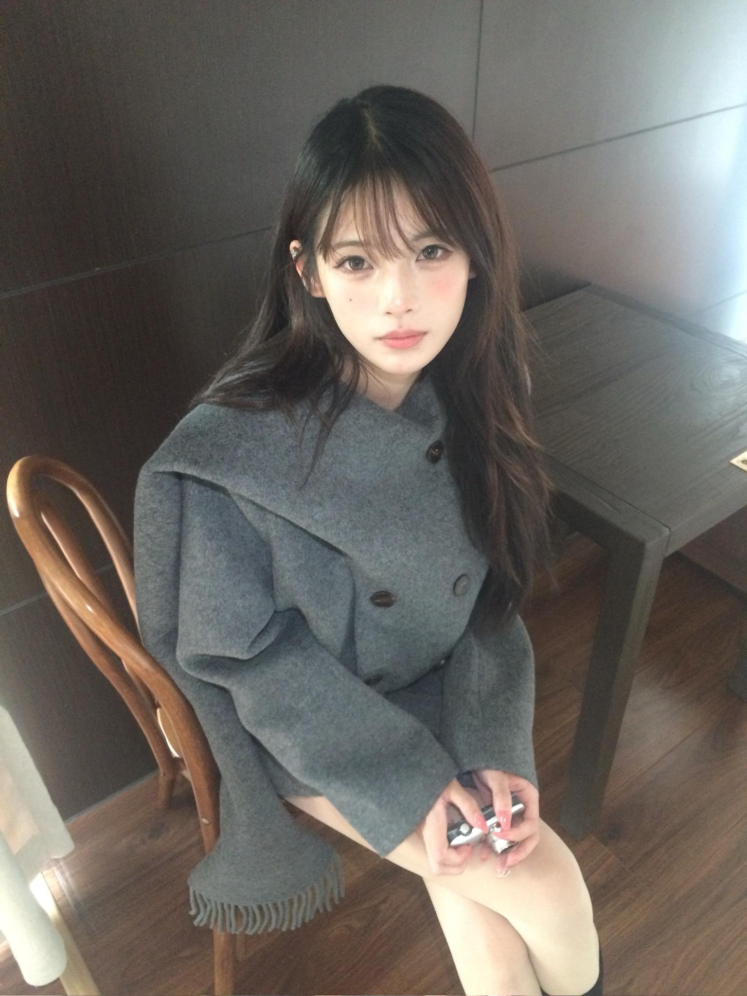 爱一个人会先爱她的眼睛