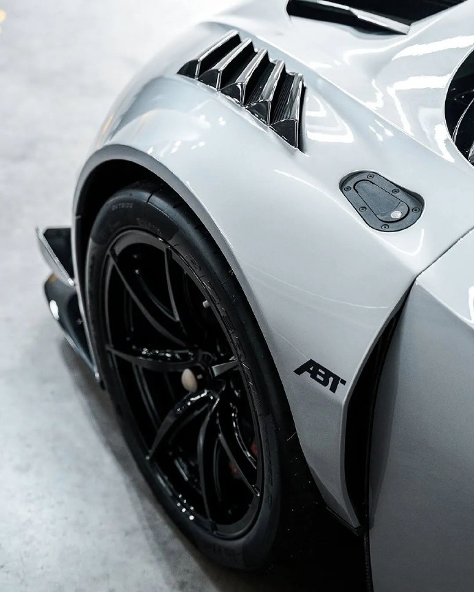 奥迪唯一的超跑！Audi R8 ABT XGT！