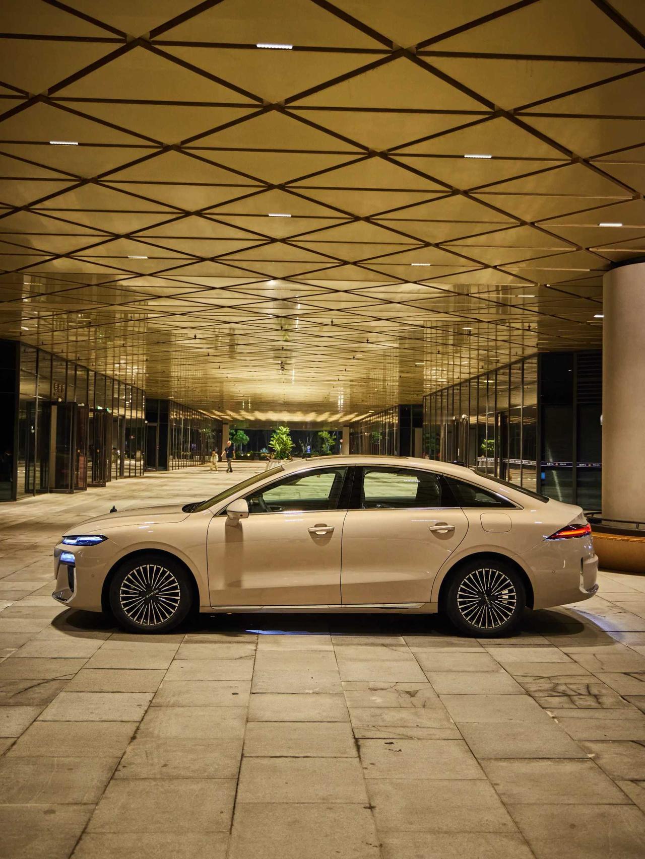 刚看到德国队首次在混团世界杯拿奖的新闻，本来挺感慨，但奖金分配让我这数据控瞬间清