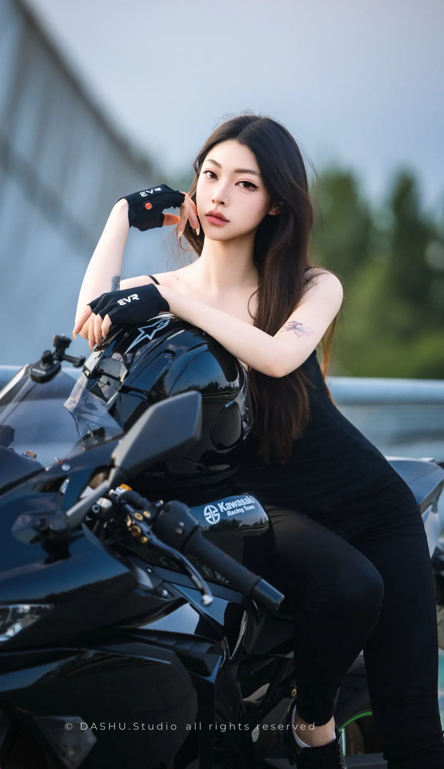 我尝过自由的味道 那是山间的风 出境