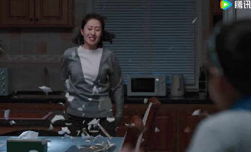 隐身的名字定档隐身的名字一本笔记，两代女人，三个家庭，无数个隐身的名字。3月18