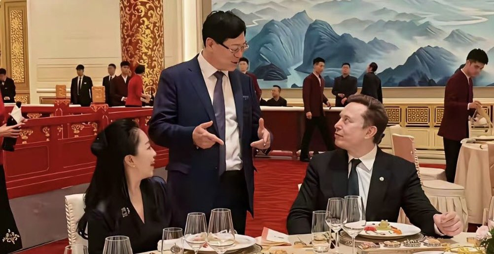 我还以为没交流，结果发现还是来给马斯克指明方向了 