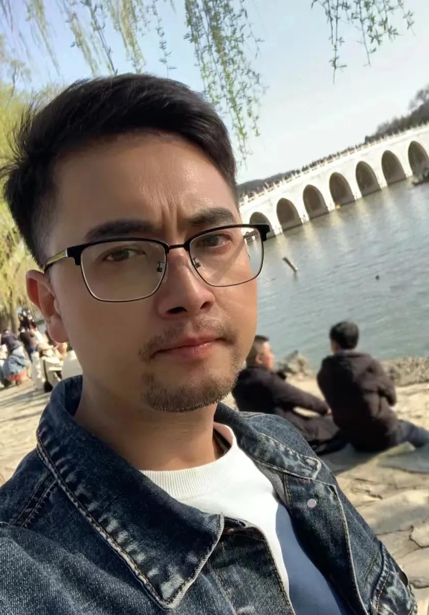 我，一个88年的中年男人，今年已经36岁，生活的压力和单身未婚的现状让我真的慌了