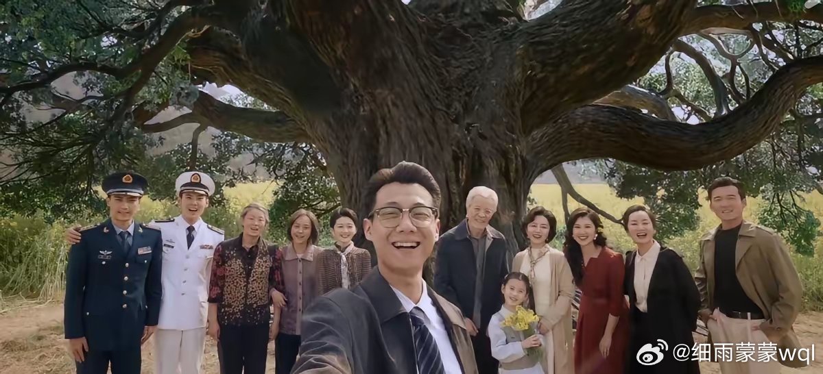 谭松韵主演的《我的山与海》已经点映了，关于大结局的走向，让大家的眼前一黑又一黑。