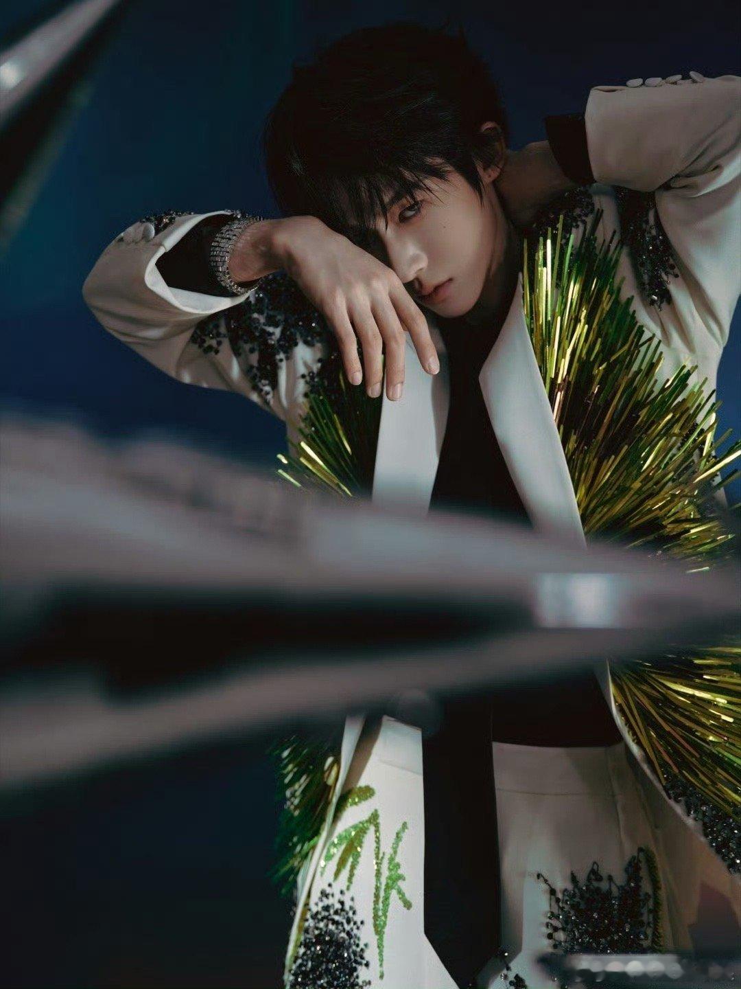 刘宇的高定是全球首穿 刘宇Germanier2026春夏高定全球首穿太惊艳！迷幻