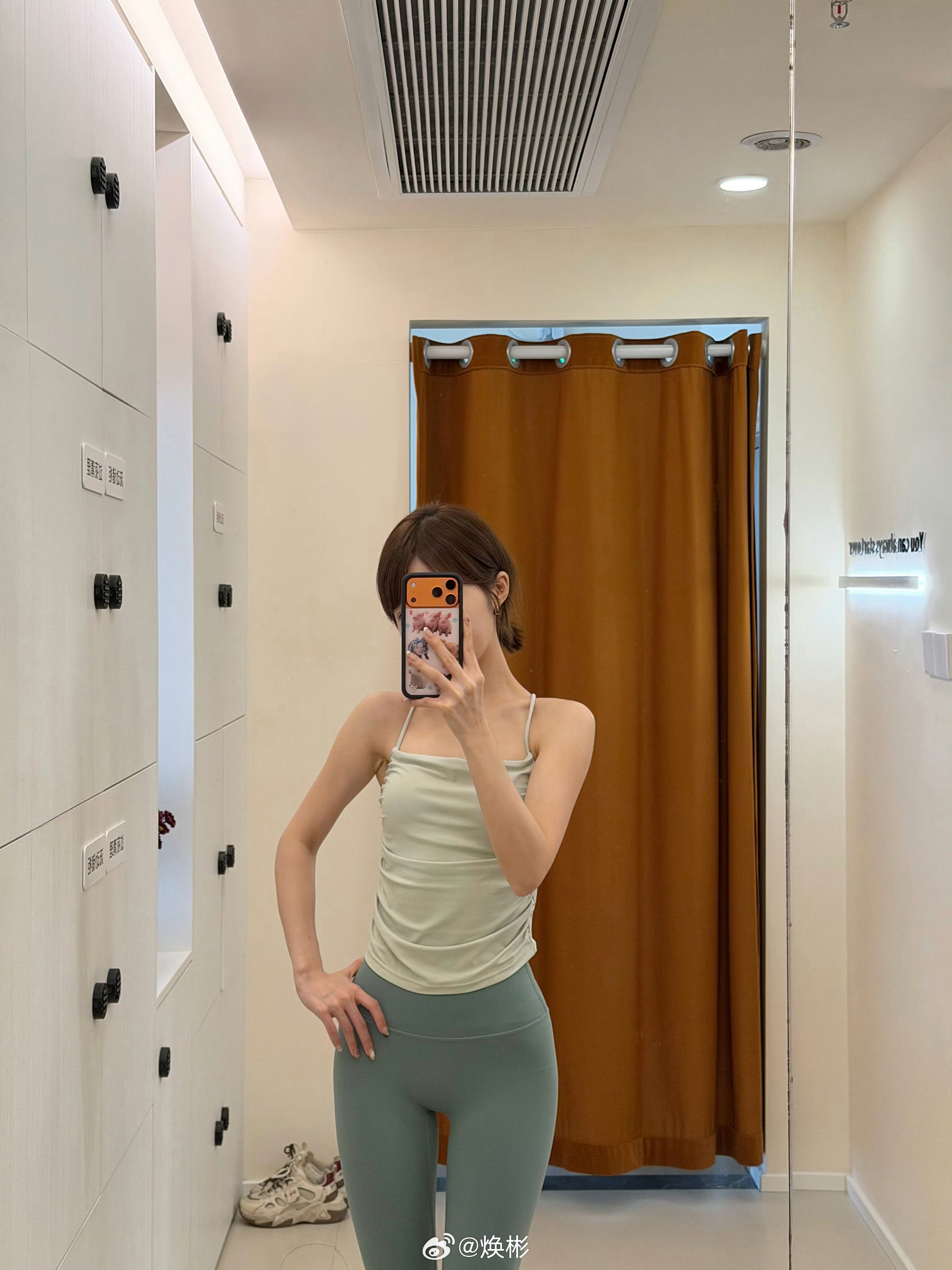 看到今年iPhone 17 Pro Max卖得这么好，库克有没有那么一瞬间后悔没