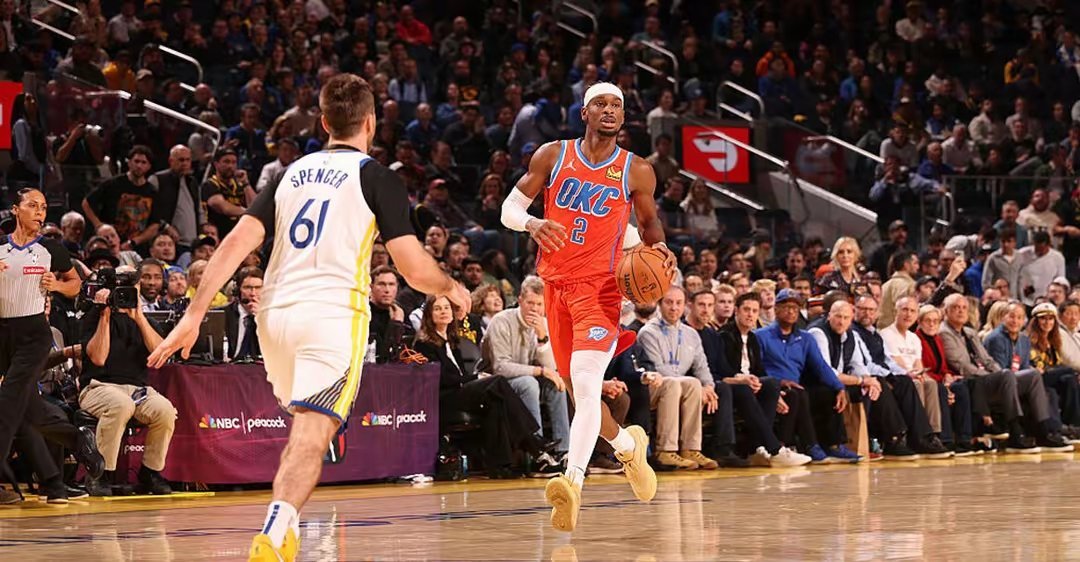 亚历山大38分迎里程碑 雷霆胜勇士篮球nba 北京时间12月3日，NBA常规赛，