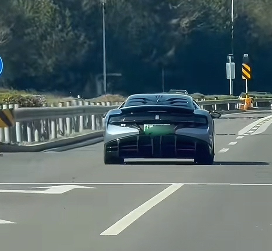 普通人养得起买不起的超跑。 ​​​