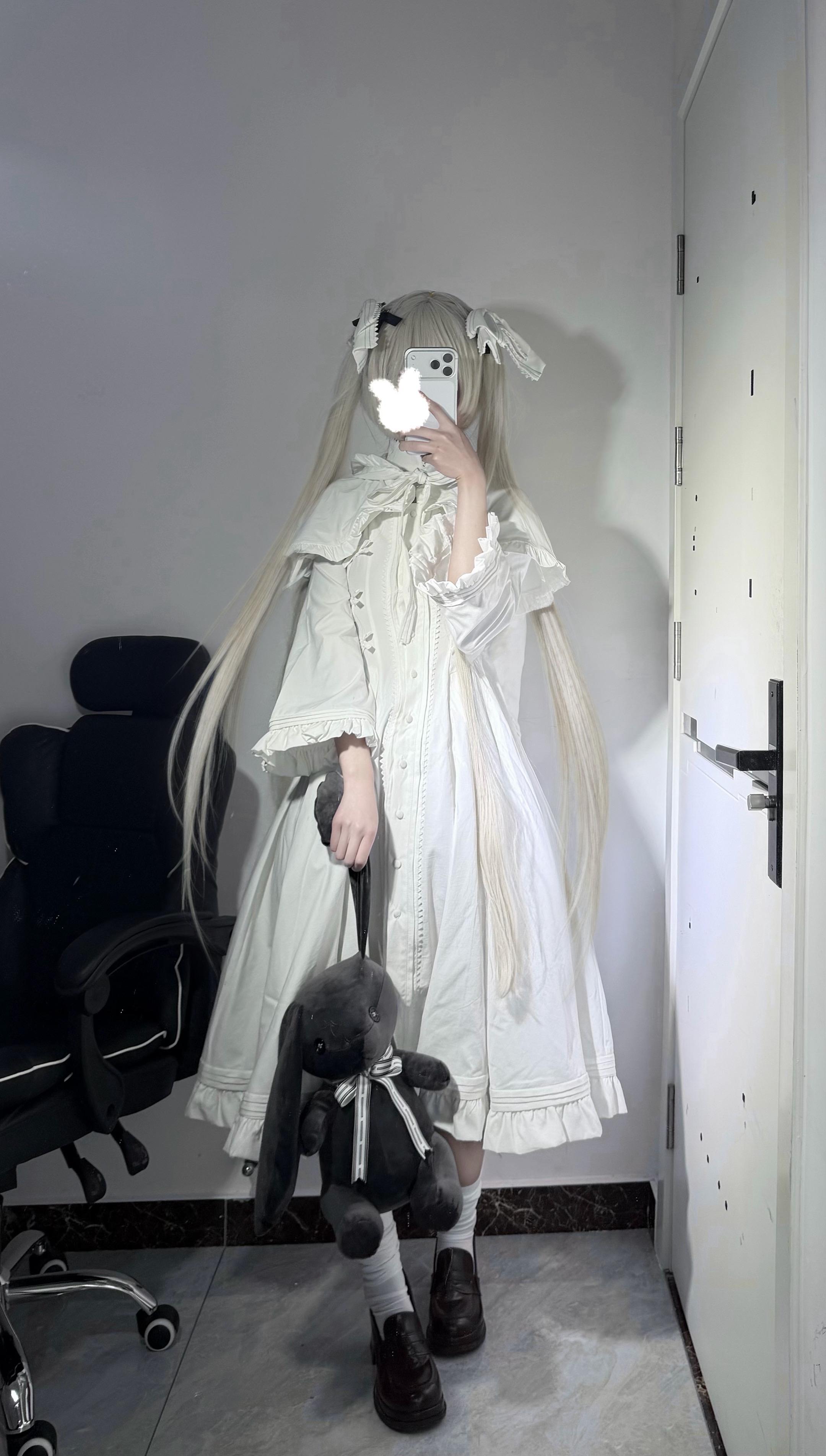 我们的世界不应该只剩下彼此吗