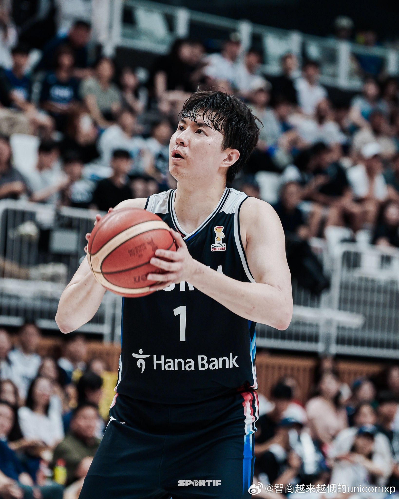 根据韩国篮球媒体Jumpball主编透露李贤重目前正在与三支NBA球队谈判，三支
