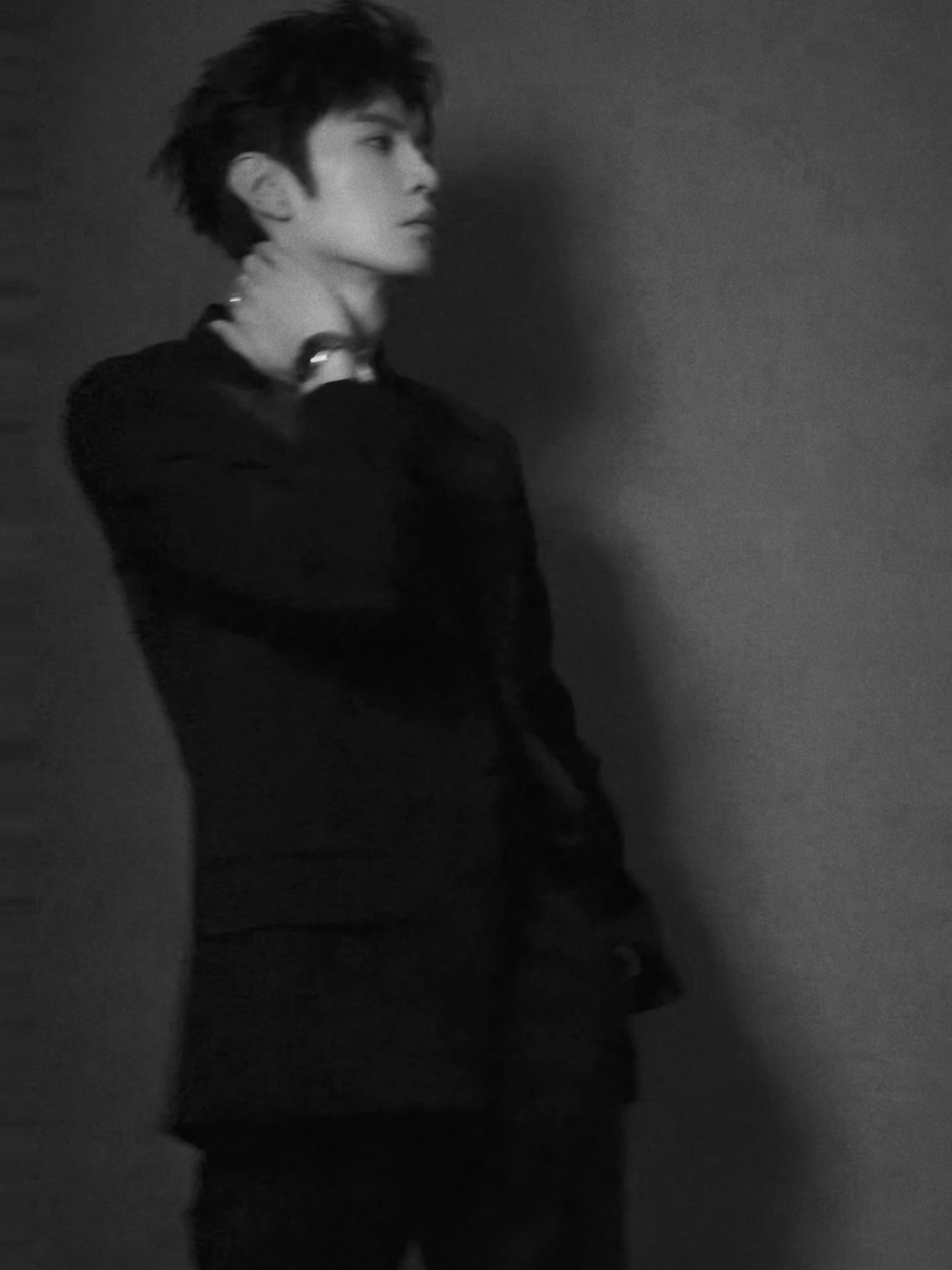 谁敢想这是术后七天的陈哲远，带伤上阵依然帅的耀眼。