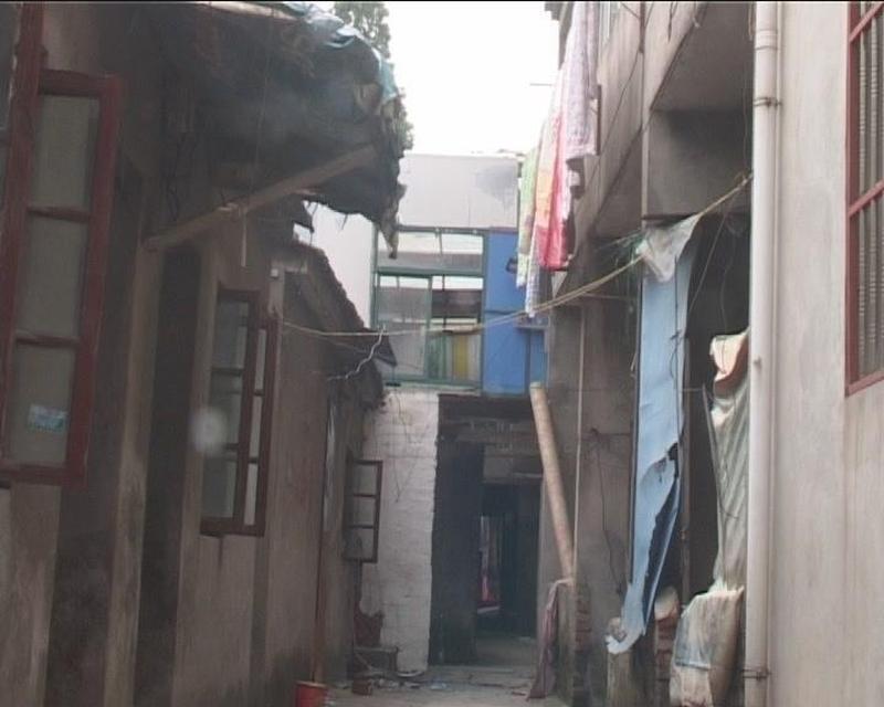 83岁捡废品老人花光拆迁款买保健品 83岁捡废品老人花光拆迁款买保健品，这事儿真