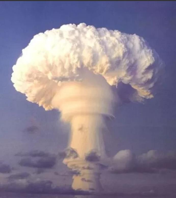 日本拥核的最大障碍不是中国，也不是俄罗斯，更不是朝鲜，而是他的“主子”美国，一旦