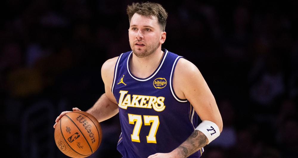 洛杉矶湖人确认，卢卡·东契奇因左侧腹股沟酸痛，将缺席周六对阵波特兰开拓者的比赛。