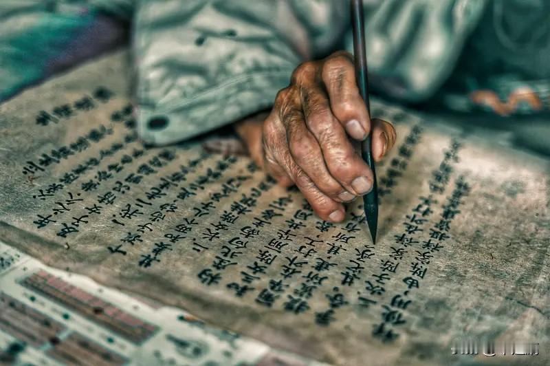 “弱者活在情绪里，强者活在事情里”，职场分享的故事，他年轻时代表公司和客户谈续约