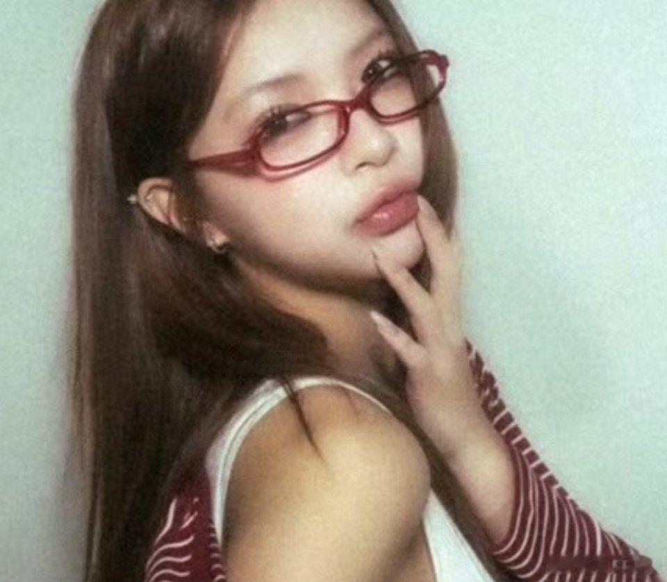 愉苓Elyn[超话] 红框你继续🤤 ​​​