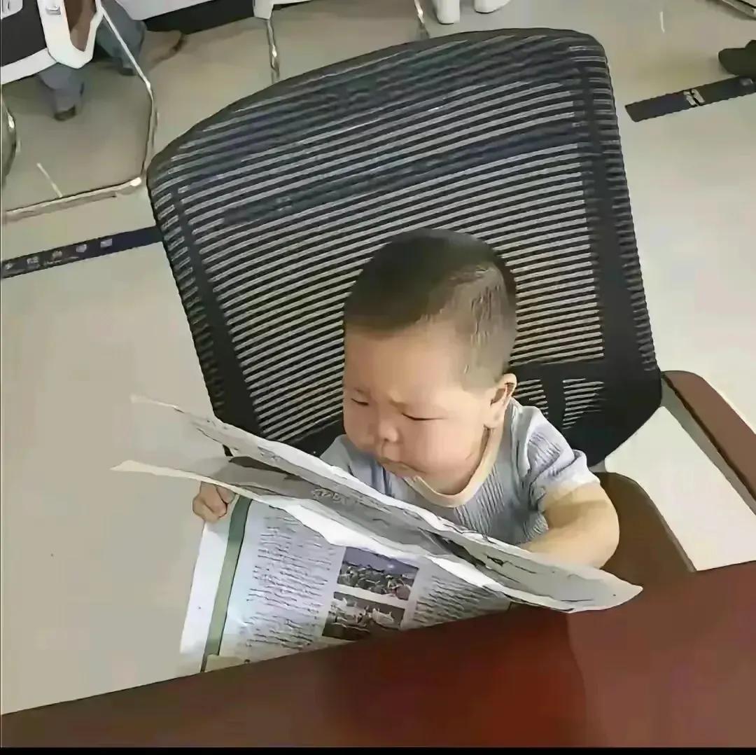 看看这气势
这作派
这认真劲
长大一定是个好官
人世间
就怕认真二字
大家和我看