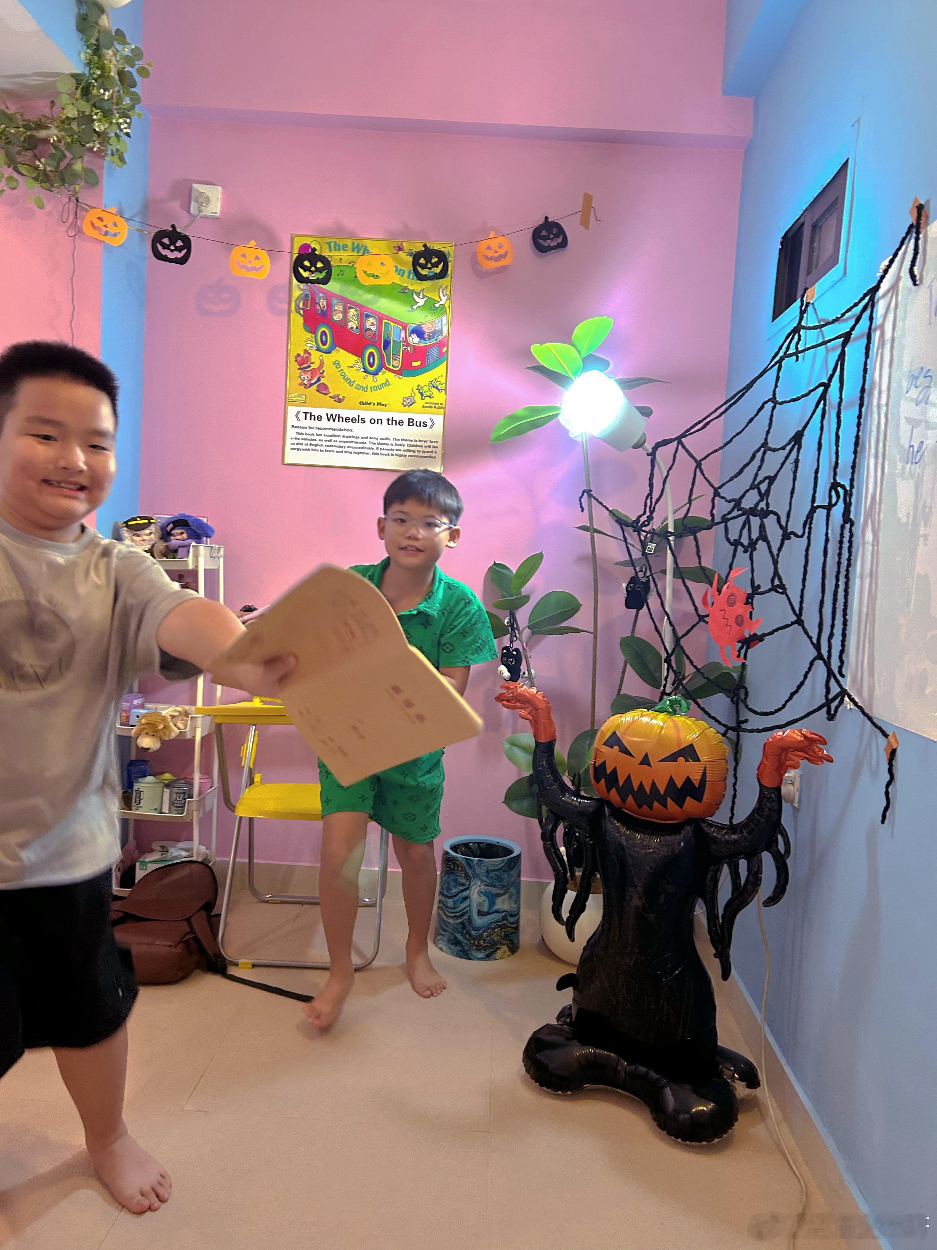 今天超累超好玩，越来越佩服自己的智商了，又聪明又好看不愧是我  ​​​