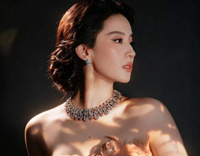 刘亦菲 Vogue封神之作➕1