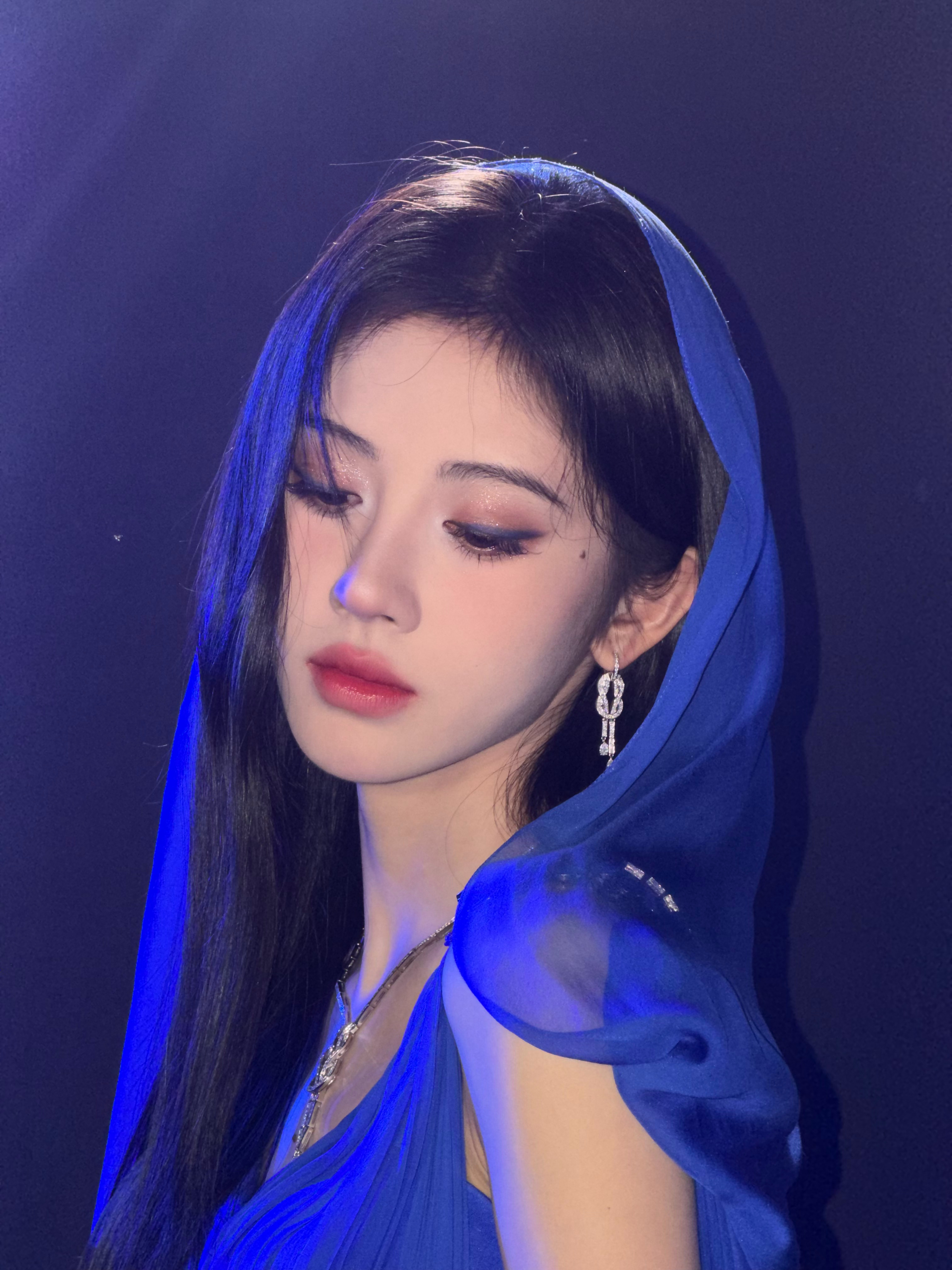 鞠婧祎苏绿夏 jjy鞠婧祎万花世界 黄昏处 想着微醺事 听着歌里的你