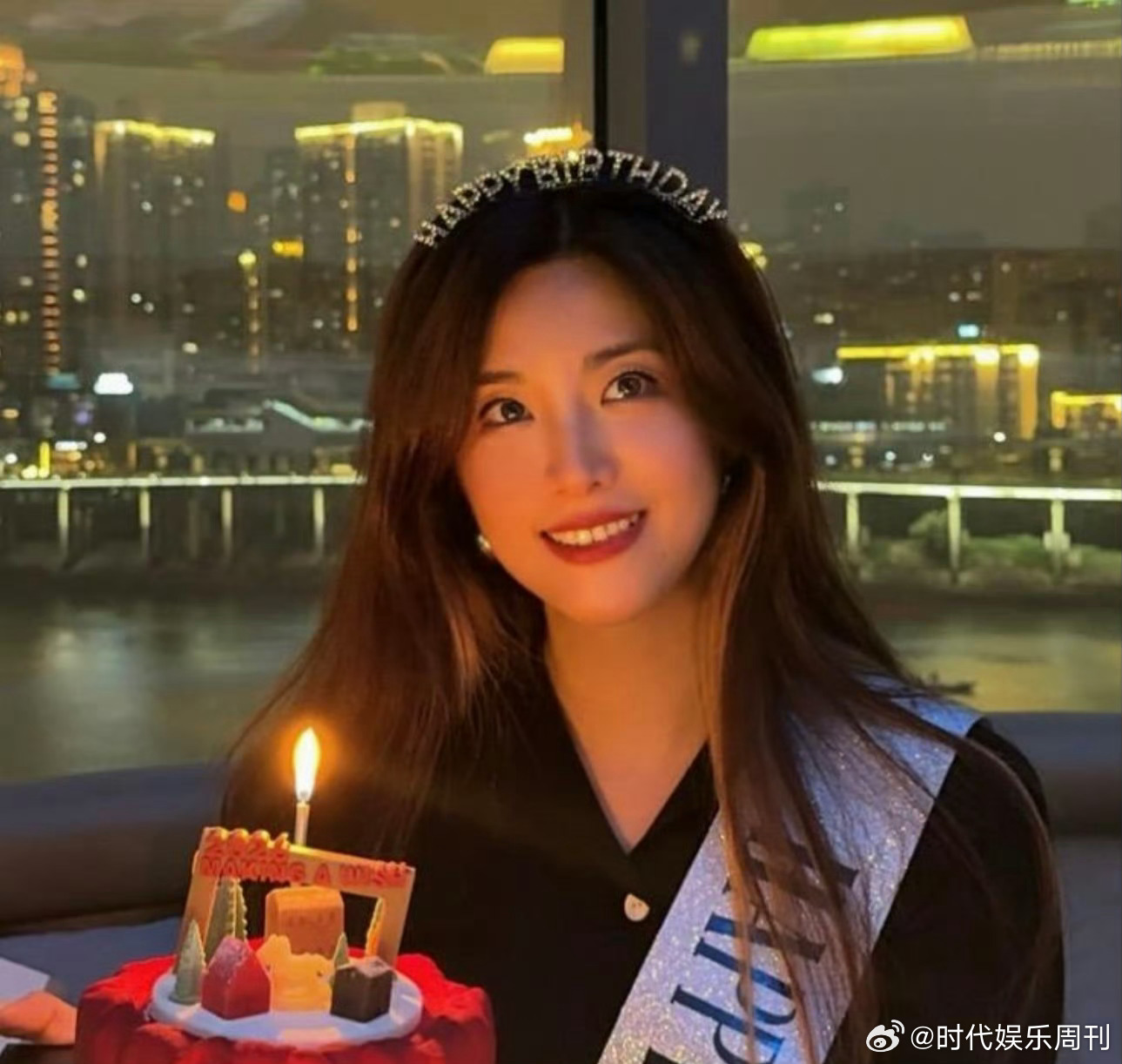 时间沉淀下来的了解，比任何即时的声援都更有分量。为这份跨越了漫长时光的友情与信任